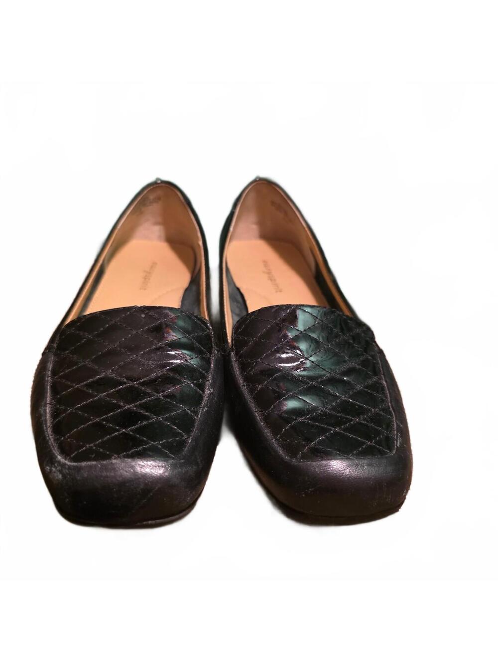Wmn's 7.5 Easy Spirit black quilted leather loafers